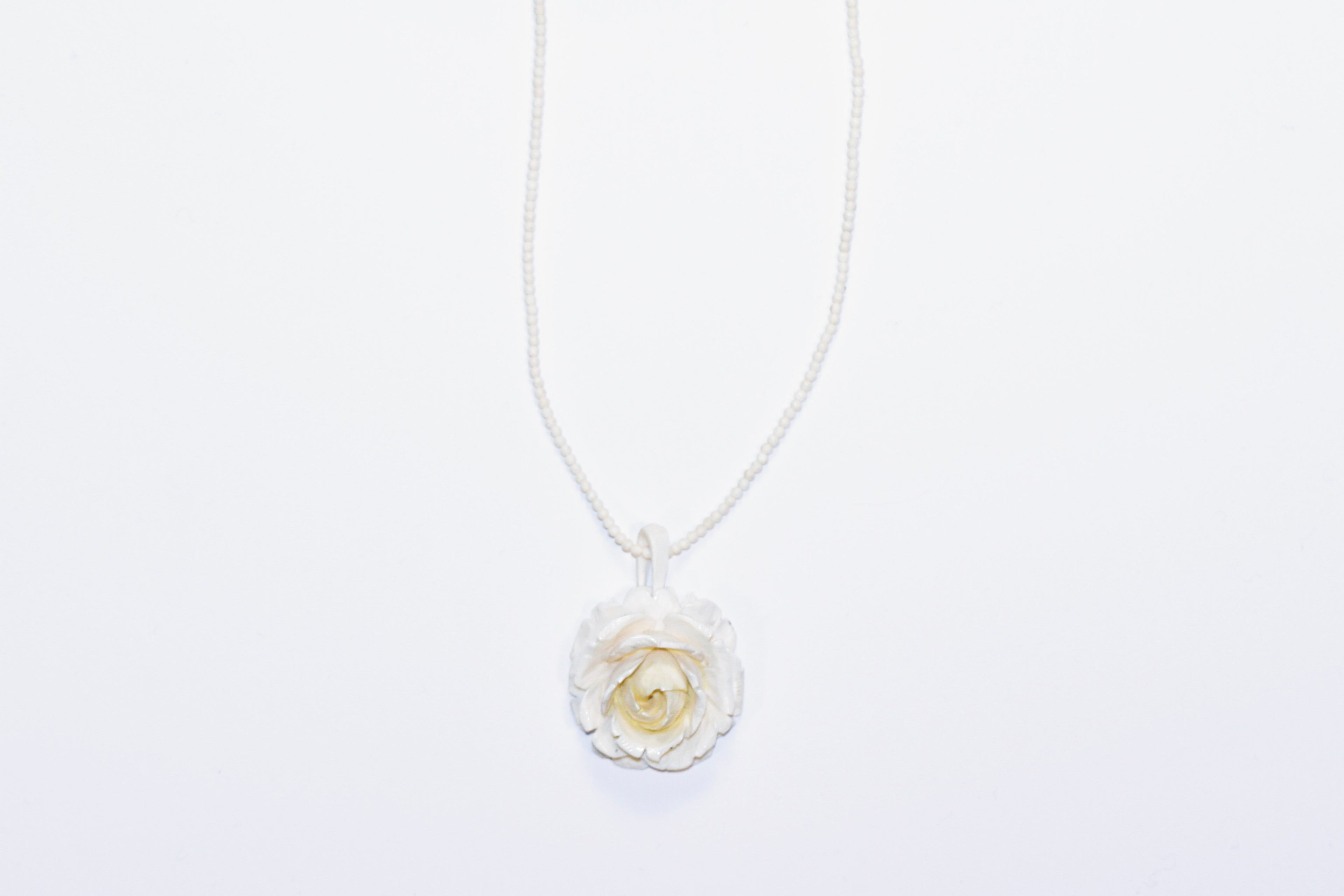 carved ivory rose - n015