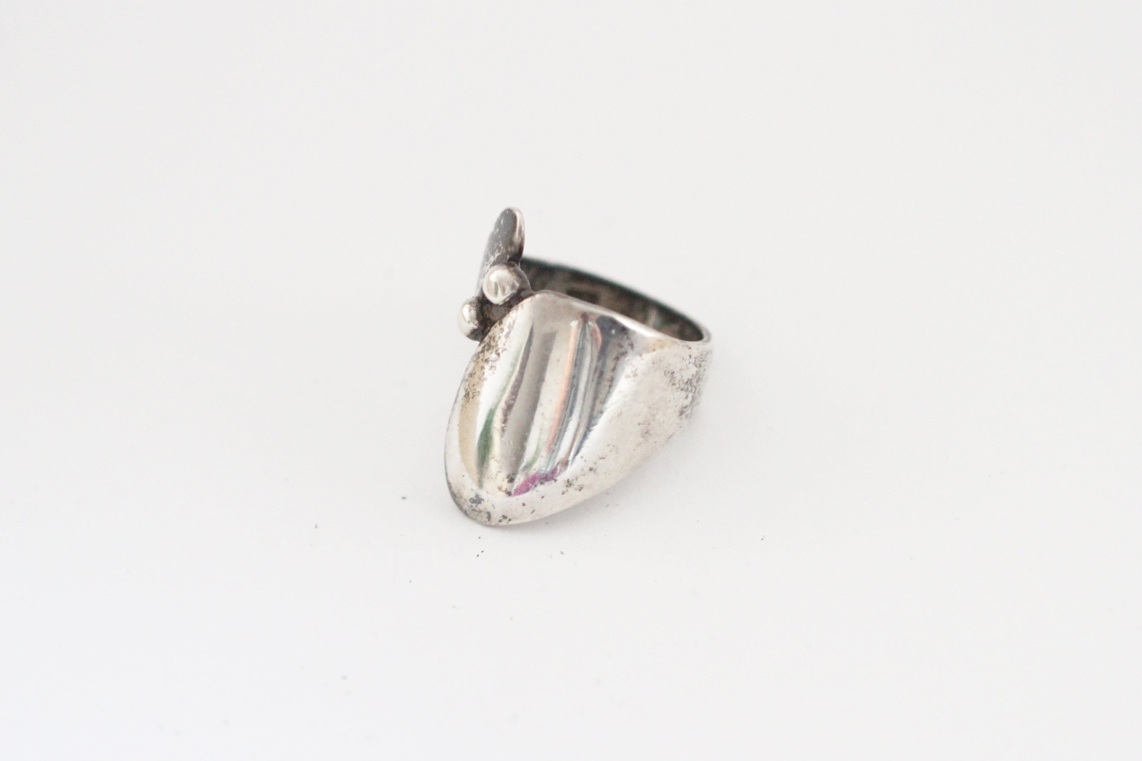 danish jeweled shield - r088