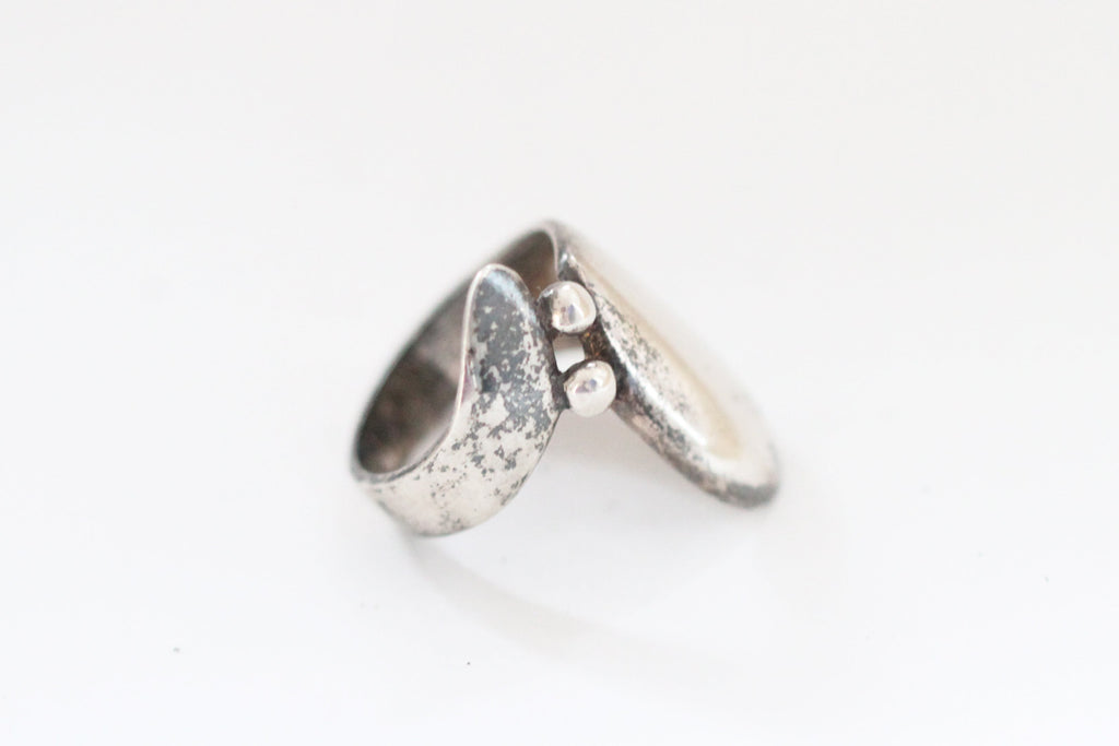 danish jeweled shield - r088