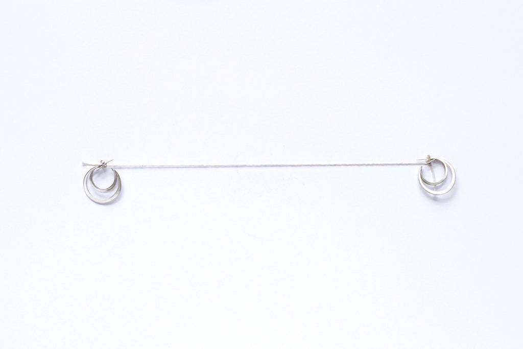 crescent moon earrings - E011