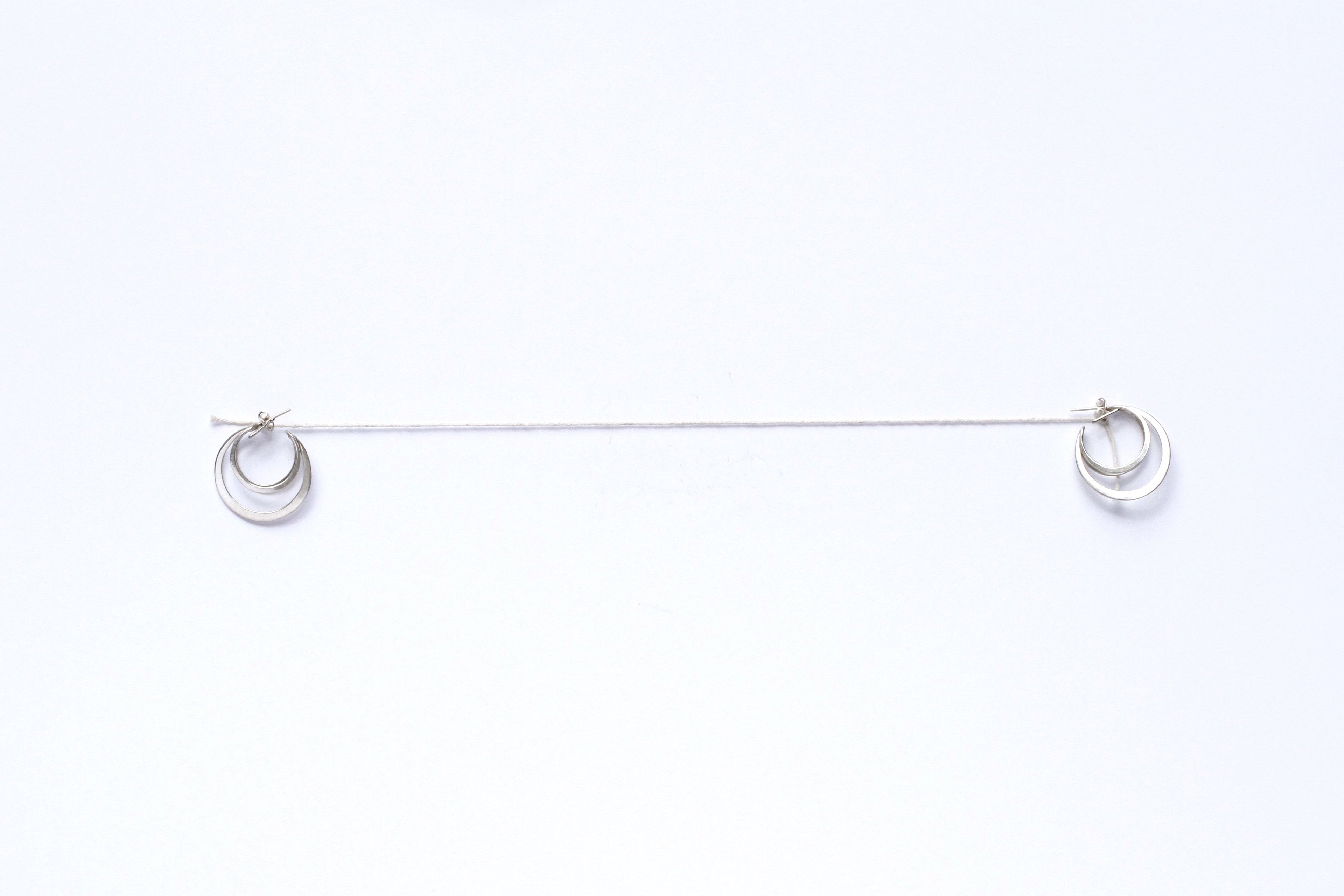 crescent moon earrings - E011