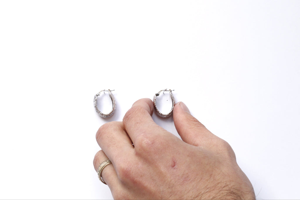 textured small hoops - E012