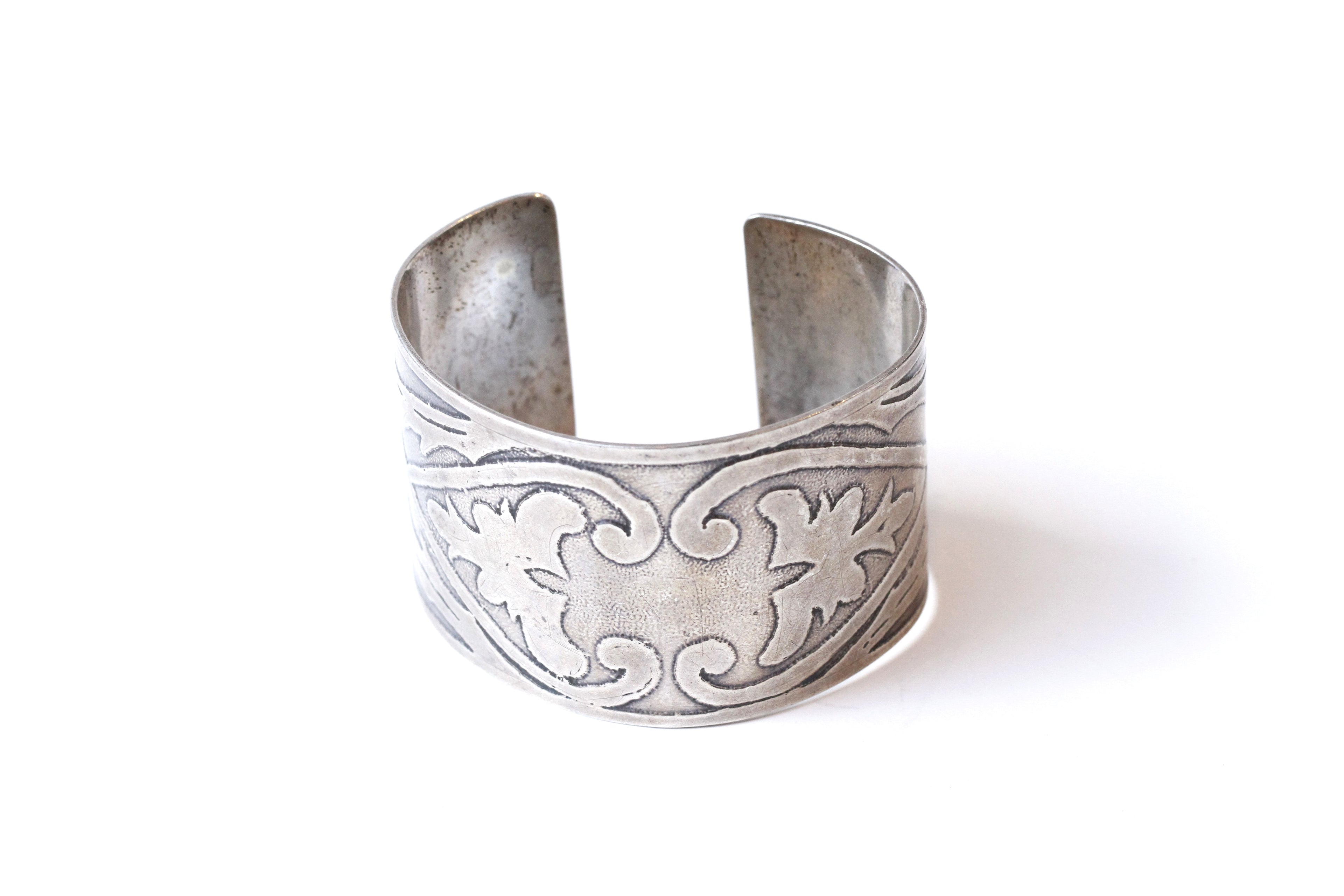 etched cuff - B004