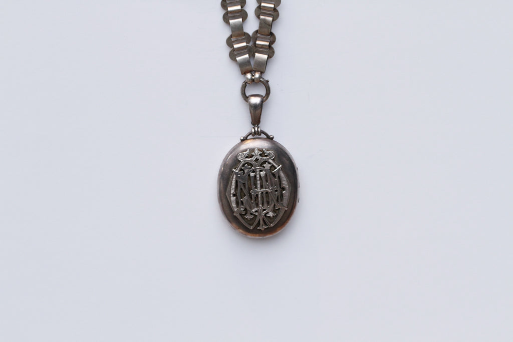 victorian locket - n008
