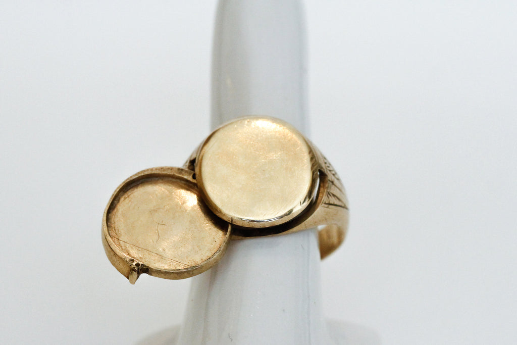 locket 10K gold - r012