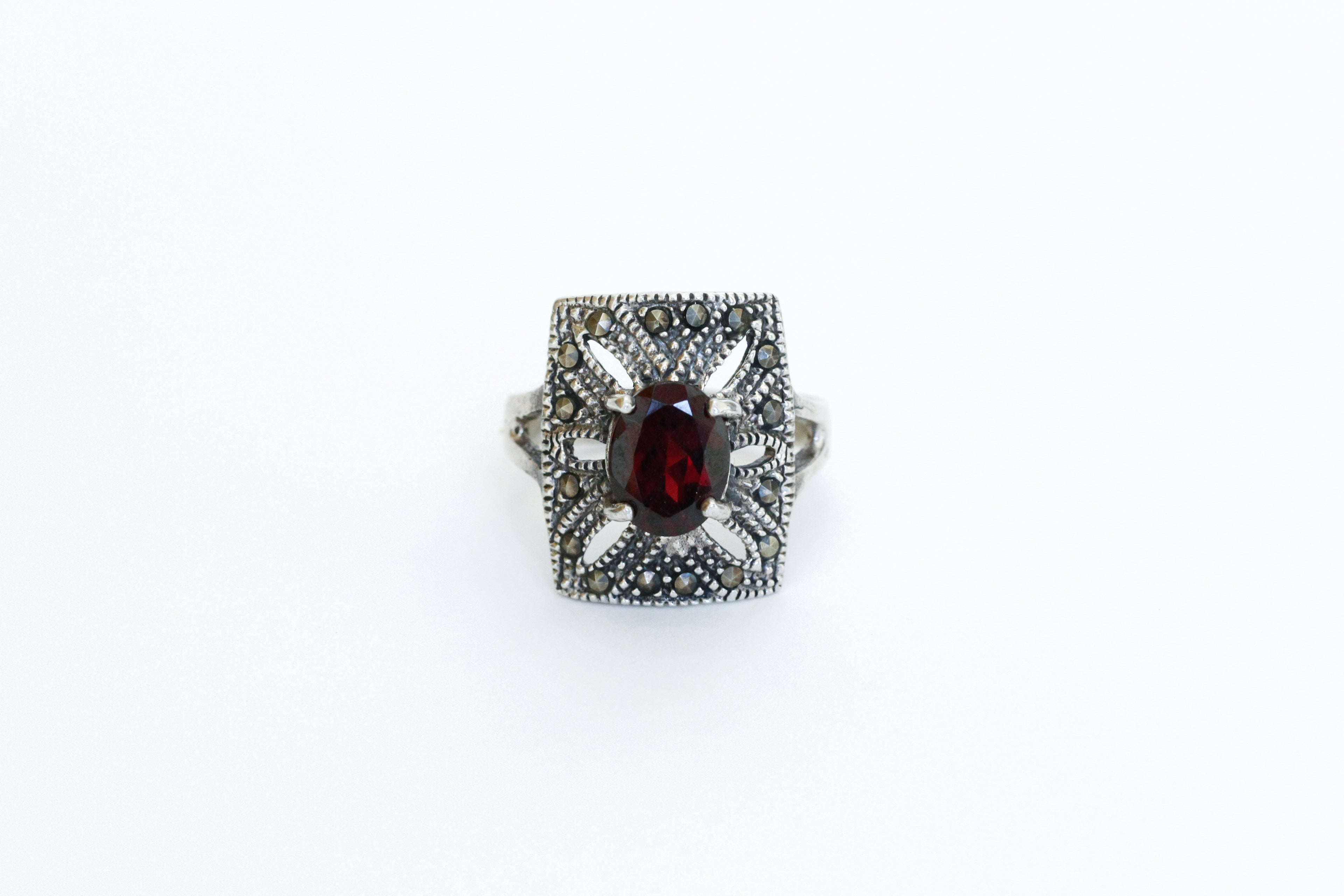 art deco ruby - r023