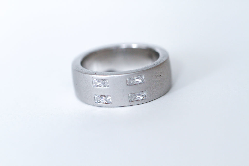 brushed silver 4 corners - r029