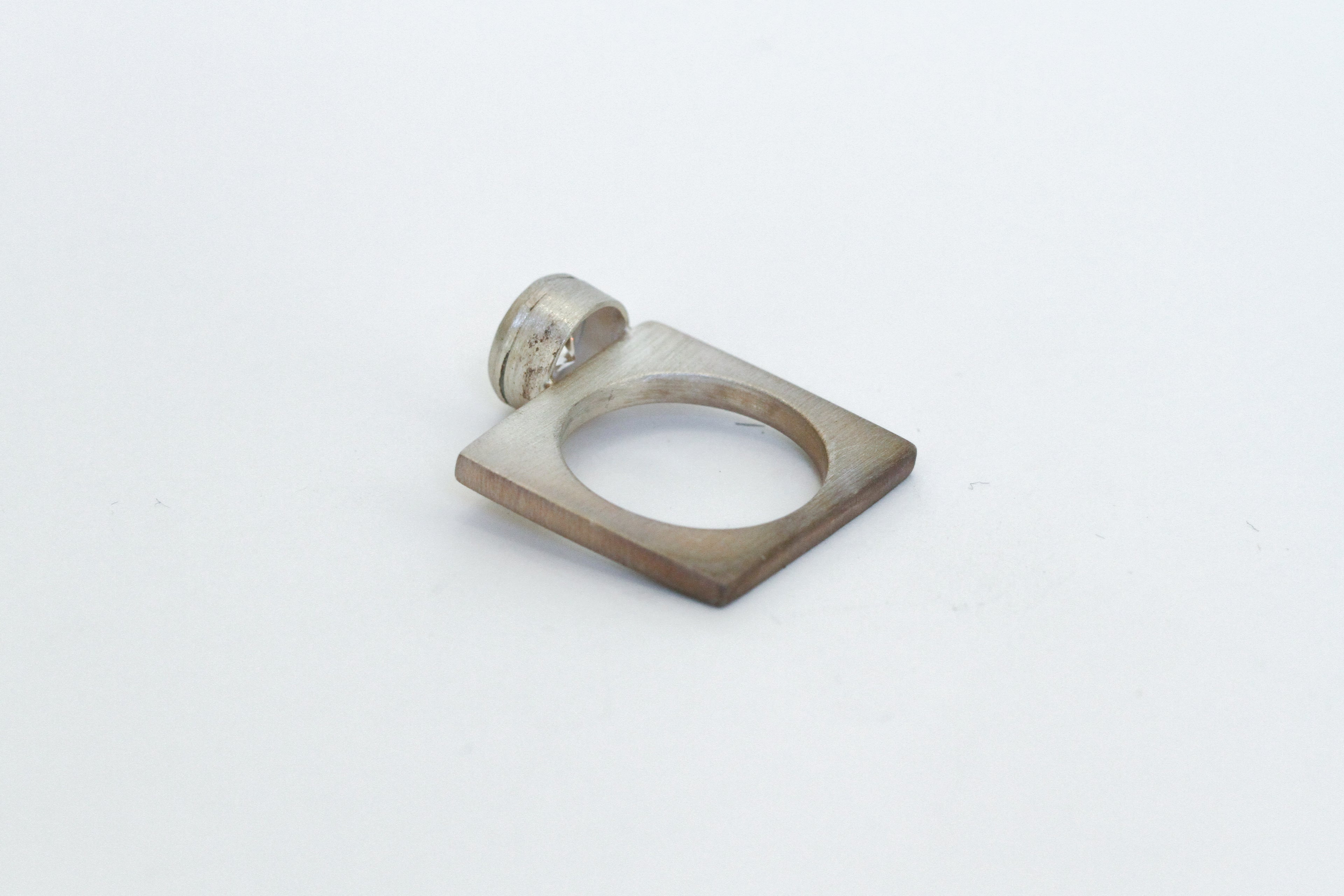 brushed silver square - r033