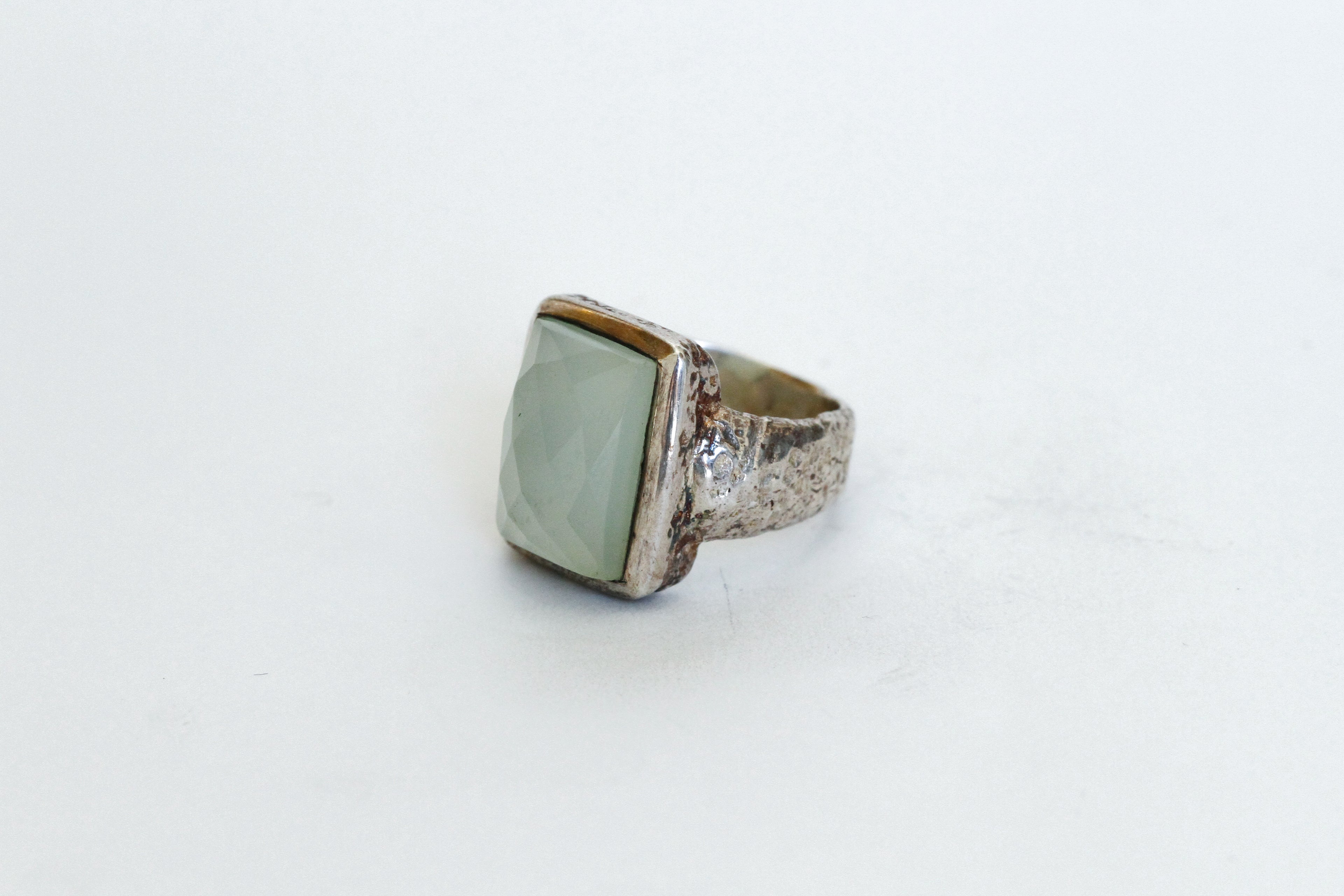 chalcedony textured - r039