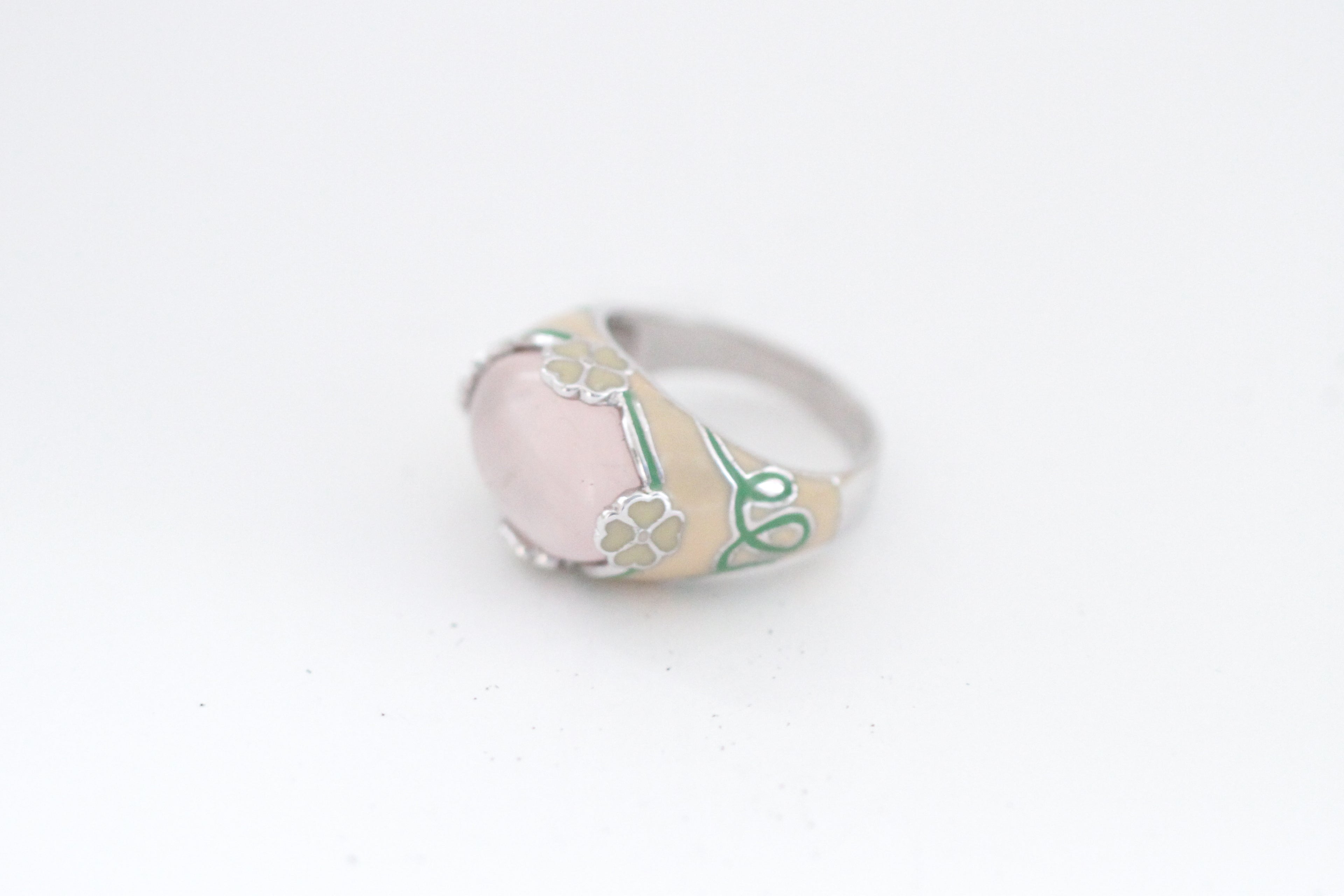 rose quartz in enamel - r049