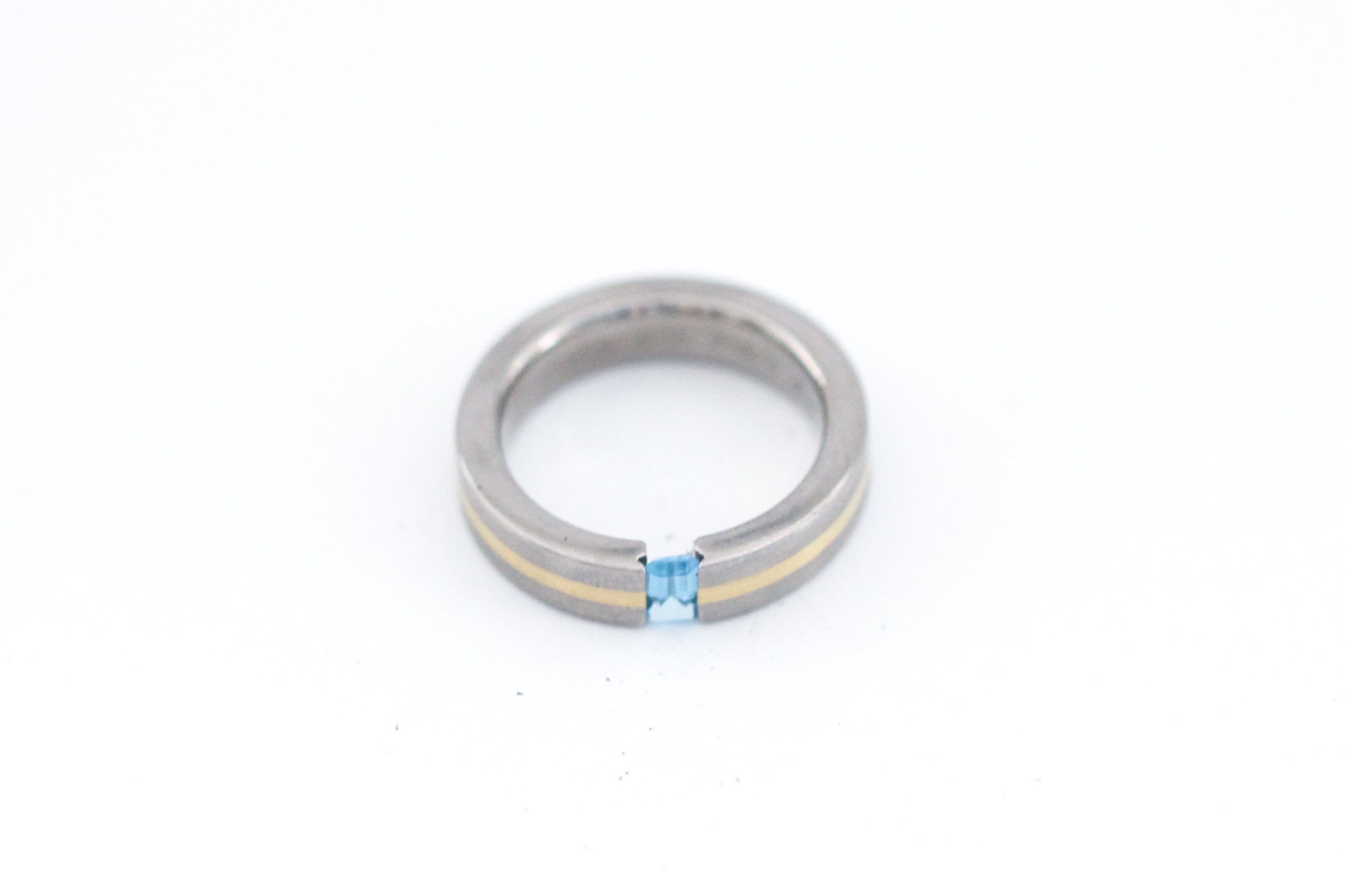 two toned titanium gold line blue topaz - r087