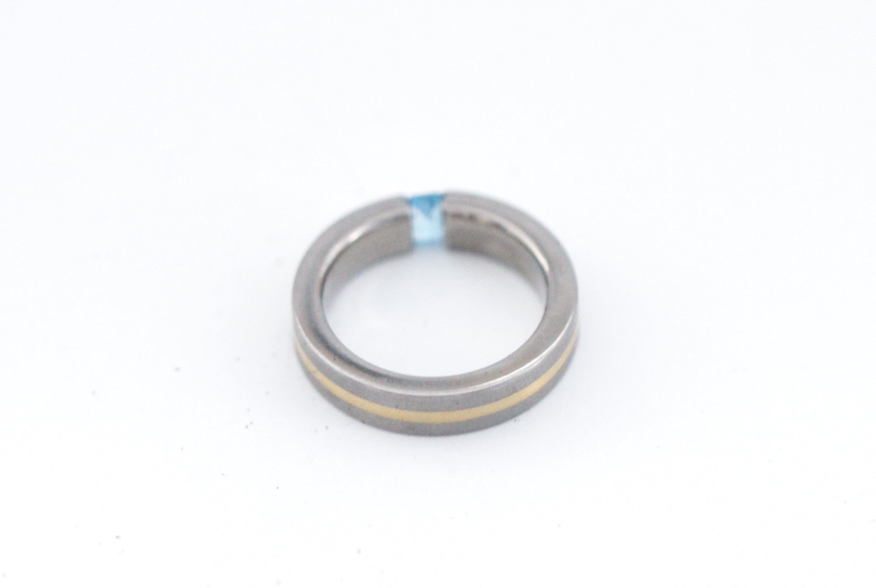 two toned titanium gold line blue topaz - r087