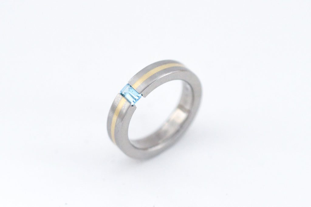 two toned titanium gold line blue topaz - r087